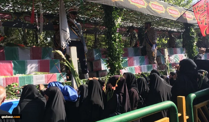 با حضور گسترده مردم انقلابی در حال برگزاری است؛

مراسم بدرقه ۱۳۵ «شهید» دوران دفاع مقدس به سوی «بهشت»+ تصاویر 2