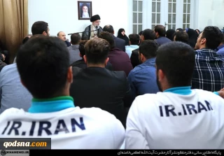 بازخوانی بیانات رهبر انقلاب در باب ورزش قهرمانی

در عین قهرمانی پیش چشم مردم  الگوی نجابت شوید/ میدان ورزش، میدان ترس و ملاحظه نیست/ تسلیم در مقابل هنجارهای استکباری هم مایه‌ افتخار نیست