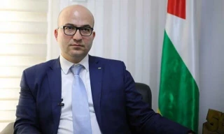 با ارسال شکایت نامه ای به دادگاه صهیونیستی؛

وزیر امور قدس فلسطین: اسراییلی ها هنگام انتقال ام به بازداشتگاه ماسک آلوده و خونی به من دادند