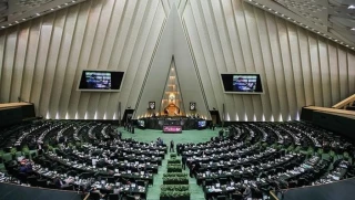 به ریاست علی لاریجانی؛

صحن علنی مجلس آغاز شد/ گزارش عملکرد خودروسازان در دستور کار مجلس