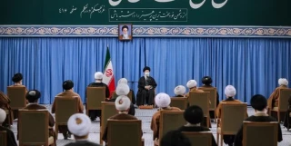 رهبر معظم انقلاب اسلامی در دیدار با رییس و منتخبان ملت در مجلس خبرگان/

حد غنی‌سازی ایران ۲۰درصد نیست متناسب با نیاز کشور ممکن است به ۶۰درصد هم برسد/ فکر اسلامی مانع تصمیم ایران برای دستیابی به سلاح هسته‌ای است نه آن دلقک صهیونیست