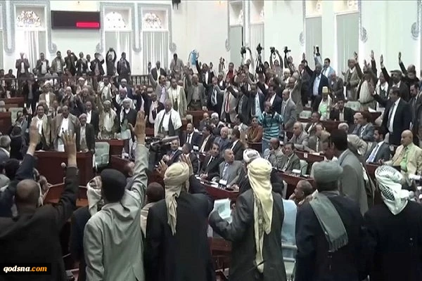 در واکنش به تعامل دوستانه منامه با سران رژیم صهیونیستی:

پارلمان یمن بر ضرورت حمایت از ملت فلسطین و یمن توسط جهان اسلام و عرب تاکید کرد 2