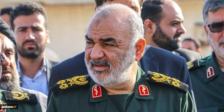 فرمانده‌ کل سپاه پاسداران انقلاب اسلامی:

امروز فرزندان ملت ایران در هوا، زمین و دریا مقابل دشمنان صف به صف ایستاده‌اند/ دشمنان مان توان حرکت ندارند

 2