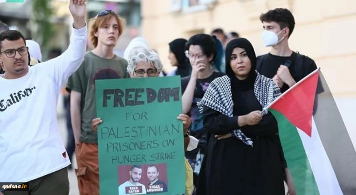 آخرین تحولات فلسطین اشغالی/

گادی آیزنکوت وارد عرصه سیاسی می‌شود/ ملاقات با اسیر فلسطینی پس از 154 روز اعتصاب/ شیخ رائد صلاح بار دیگر ممنوع السفر شد/ تجمع محکومیت حمله به غزه در اتریش 2