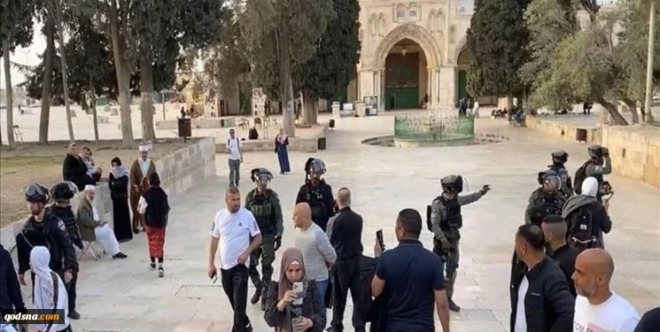 "حماس": نراقب سلوك الاحتلال في "الأقصى" لاتخاذ الموقف المناسب 2