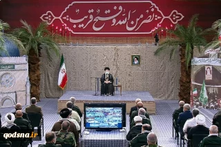رهبر انقلاب در دیدار هزاران نفر از طلایه‌داران و فعالان حوزه‌های مختلف دفاع مقدس:

دفاع مقدس نشان داد جوانان می توانند همه مشکلات را حل کنند