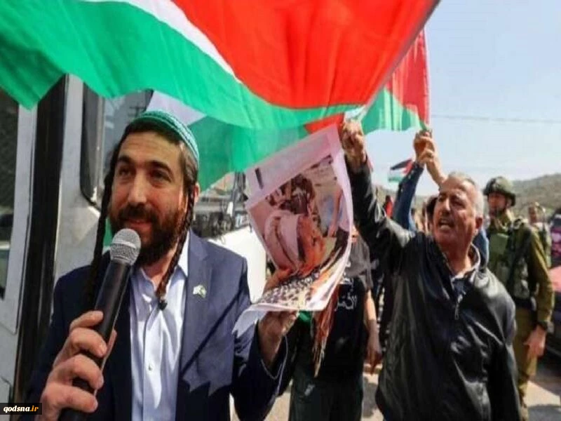 با حضور در اتاق بیمارستانی در قدس؛
عضو کنست رژیم صهیونیستی مجروح فلسطینی را به ترور تهدید کرد 2