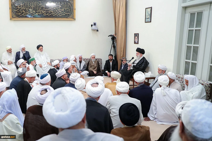 قائد الثورة الإسلامية: لا ينبغي أن تُنسى قضية الأمة الإسلامية
 2