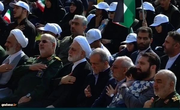تشییع پیکر سرلشکر شهید عباس نیلفروشان در تهران/ طنین اندار شدن  شعارهای "مرگ بر آمریکا" و "مرگ بر اسرائیل" 3