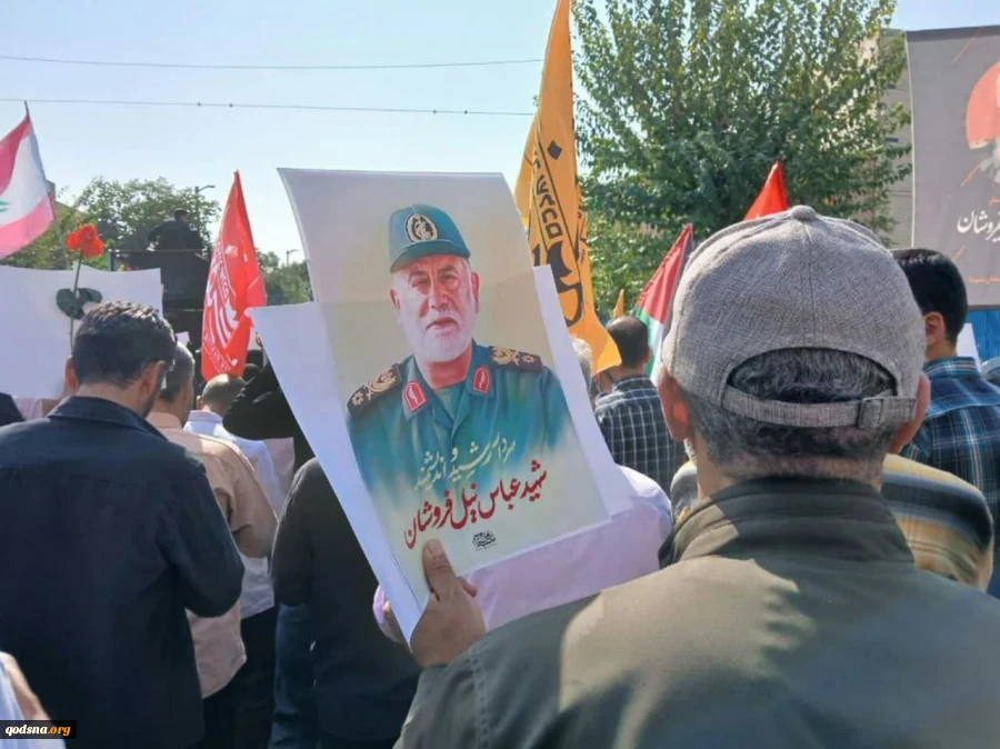 اختصاصی قدسنا/ گزارش تصویری مراسم تشییع سردار شهید نیلفروشان در میدان امام حسین تهران
 2