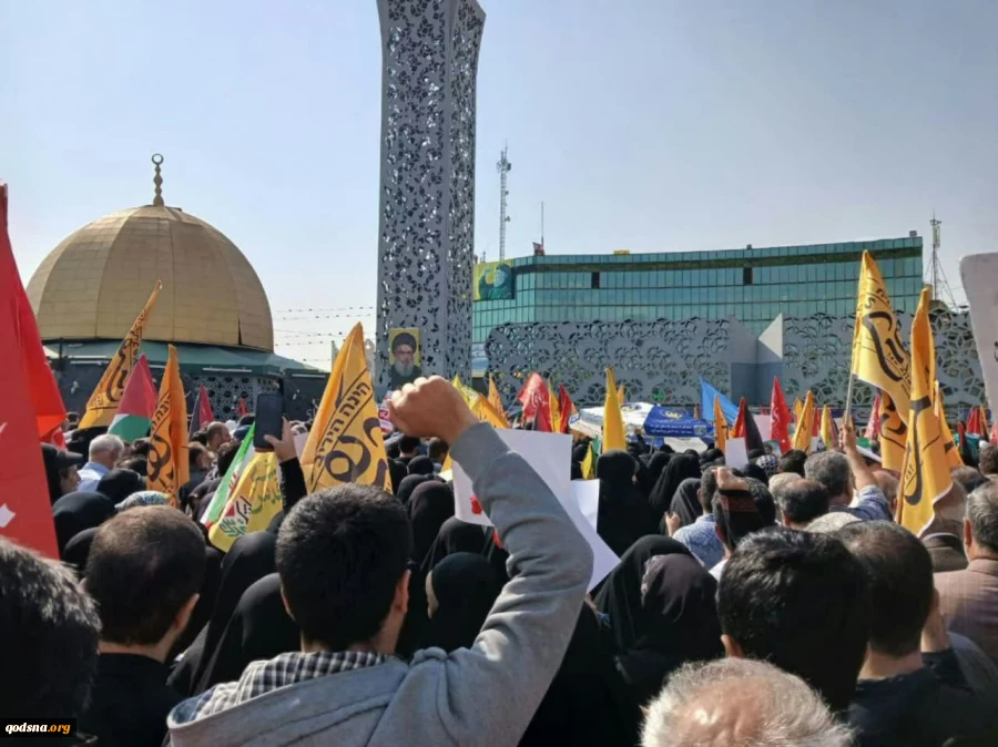 اختصاصی قدسنا/ گزارش تصویری مراسم تشییع سردار شهید نیلفروشان در میدان امام حسین تهران
 7