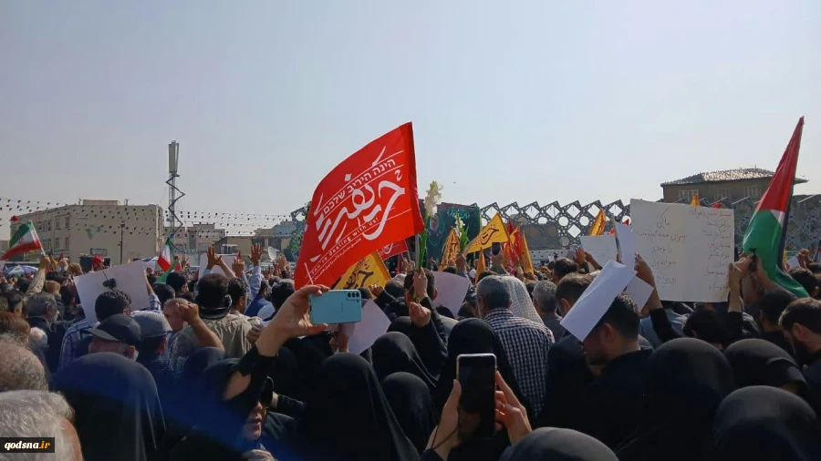 اختصاصی قدسنا/ گزارش تصویری مراسم تشییع سردار شهید نیلفروشان در میدان امام حسین تهران
 2