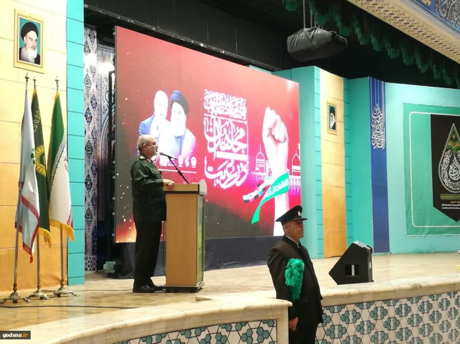 اختتامیه نهمین اجلاسیه بین‌المللی مجاهدان در غربت در مشهد

 3