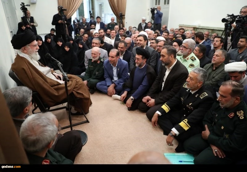 رهبر انقلاب در دیدار دست‌اندرکاران برگزاری کنگره ۱۵ هزار شهید استان فارس:

 مجاهدت مقاومت و بزرگان آن همچون سیدحسن نصرالله و سنوار سرنوشت منطقه را تغییر داد/ رژیم صهیونیستی شکست خورد اما شکست بزرگ‌تر از آن فرهنگ، تمدن و سیاستمداران غرب است 2