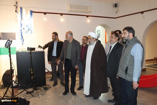بازدید دبیر کل جمعیت دفاع از ملت فلسطین از آثار نمایشگاه گروهی هنر طوفان  5