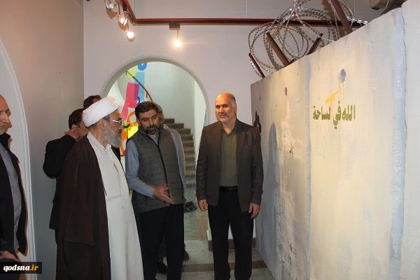 بازدید دبیر کل جمعیت دفاع از ملت فلسطین از آثار نمایشگاه گروهی هنر طوفان  16