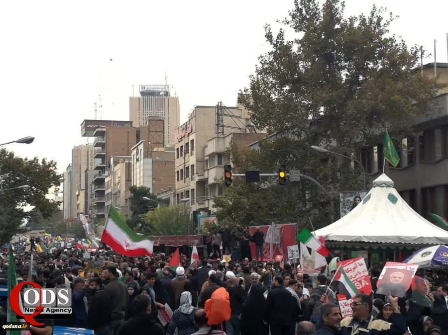 مراسم یوم الله ۱۳ آبان و بزرگداشت روز استکبار ستیزی در خیابان طالقانی تهران
 2