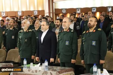 در جمع فرماندهان و کارکنان ستاد فرماندهی کل سپاه؛

عراقچی: آنچه مانع وقوع جنگ می‌شود، آمادگی برای آن است 2