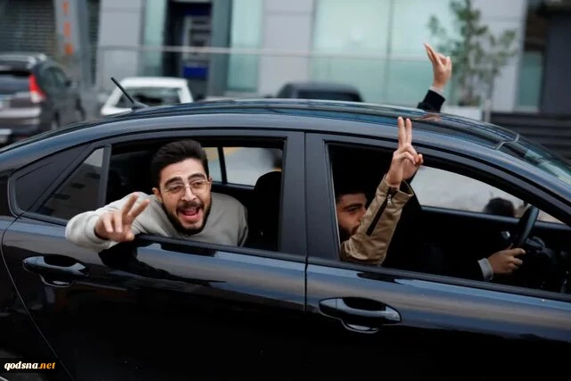 جشن لبنانی‌ها با اجرایی شدن آتش‌بس/ آمادگی ارتش لبنان برای استقرار در جنوب 4
