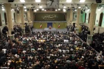 رهبر انقلاب در دیدار هزاران نفر از مداحان و شاعران اهل‌بیت(ع): جمهوری اسلامی برای هر اقدامی در منطقه نیاز به نیروی نیابتی ندارد/ ملت‌های شرافتمند منطقه رژیم منحوس صهیونیستی را ریشه‌کن می‌کنند/ پیش‌بینی می‌کنیم مجموعه‌ای قوی و شرافتمند در سوریه نیز سربرآور