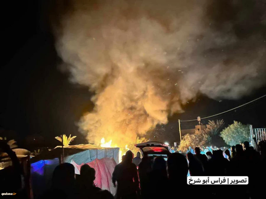تصاویری دیگر از آتش گرفتن چادرهای آوارگان فلسطینی در محوطه بیمارستان بریتانیایی در منطقه مواصی در خان یونس در پی شلیک پهپادهای اسرائیلی
 2