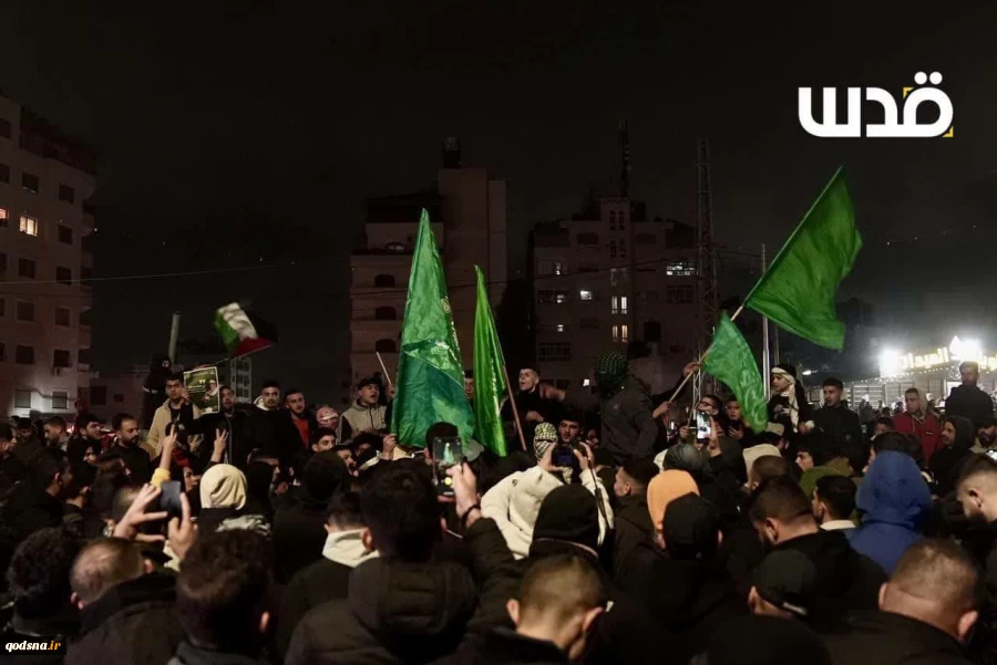 تصاویری از جشن و شادی فلسطینیان در رام الله پس از آزادی اولین گروه از اسرای فلسطینی 2