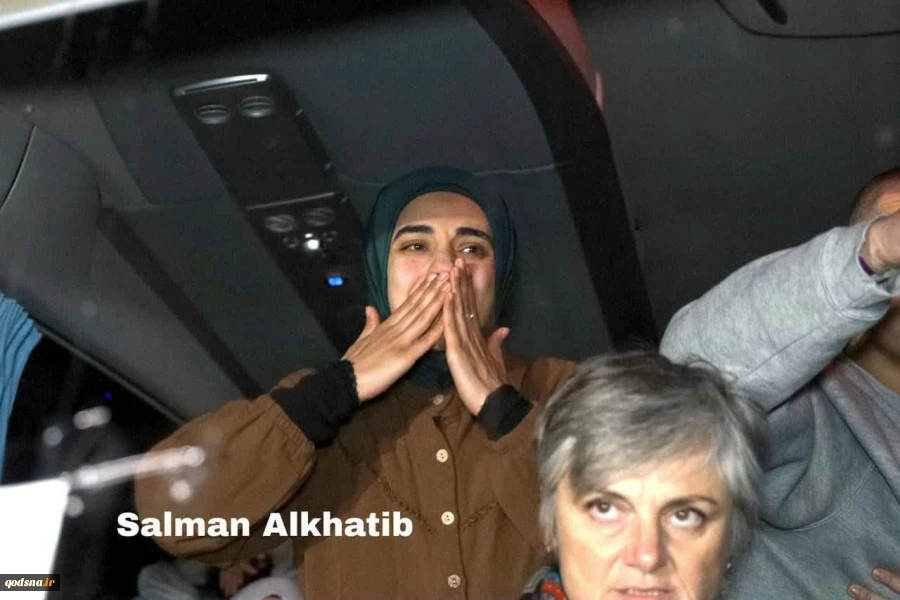 تصاویری از لحظه رسیدن اسرای زن فلسطینی آزاد شده به بیتونیا در غرب رام الله 2