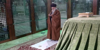 در آستانه دهه مبارک فجر انجام شد؛

حضور رهبر انقلاب اسلامی در مرقد بنیانگذار جمهوری اسلامی ایران