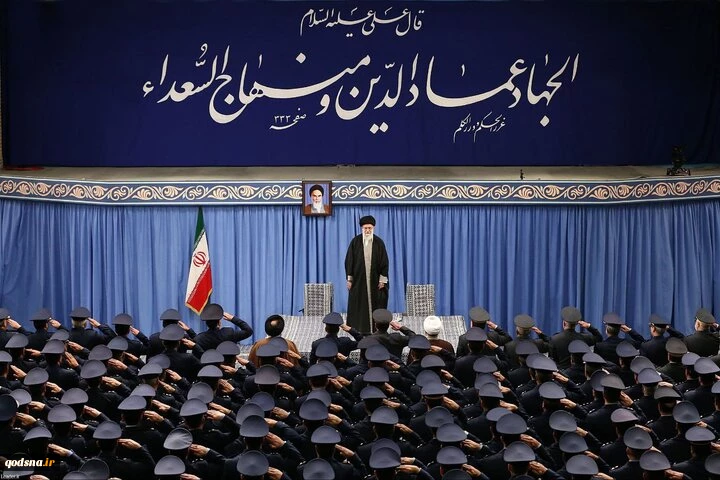 دیدار جمعی از فرماندهان نیروی هوایی و پدافند هوایی ارتش با رهبر انقلاب 2