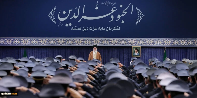 قائد الثورة الاسلامية يستقبل جمعا من قادة القوة الجوية 2