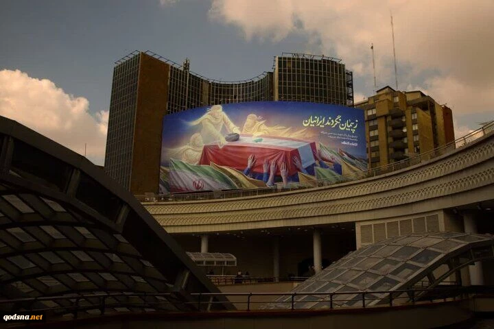 رونمایی از دیوارنگاره میدان ولیعصر؛ ز پیمان نگردند ایرانیان 2
