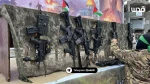 آغاز تحویل شش اسیر صهیونیست به صلیب سرخ در نوار غزه/ سلاح‌های غنیمت گرفته شده از نظامیان صهیونیست در جایگاه تبادل اسرا 3