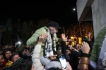 آزادی اسرای فلسطینی/ استقبال گسترده‌ای از اسرا در مرکز رام‌الله/ اعلام آمادگی حماس برای ورود به مذاکرات مرحله دوم توافق 3