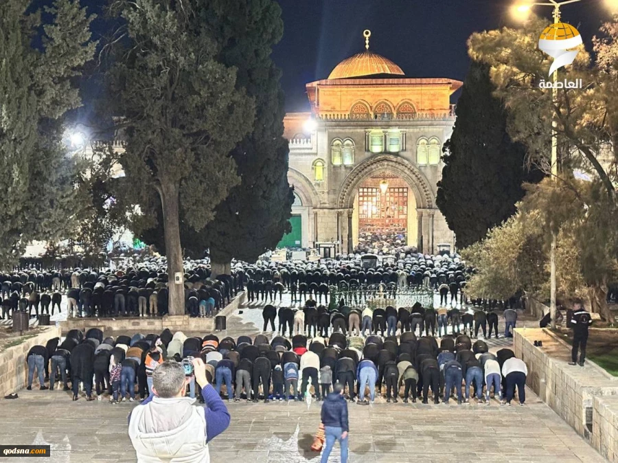 Thousands of Muslim worshipers performed on Friday the Isha and Tarawih prayers at the Aqsa Mosque in Occupied Al-Quds on the first night of the holy month of Ramadan.