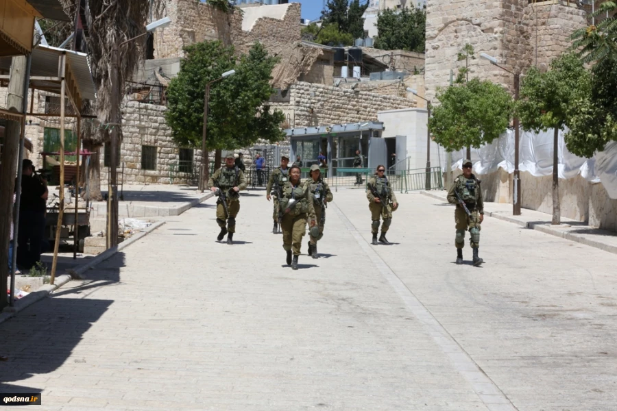 Nasser Ad-Din slammed, in a statement on Friday, the Israeli occupation for its refusal to open the Ibrahimi Mosque and hand it over to the Islamic Endowment Administration during Ramadan, especially on Fridays, saying it is part of the Israeli plans to t