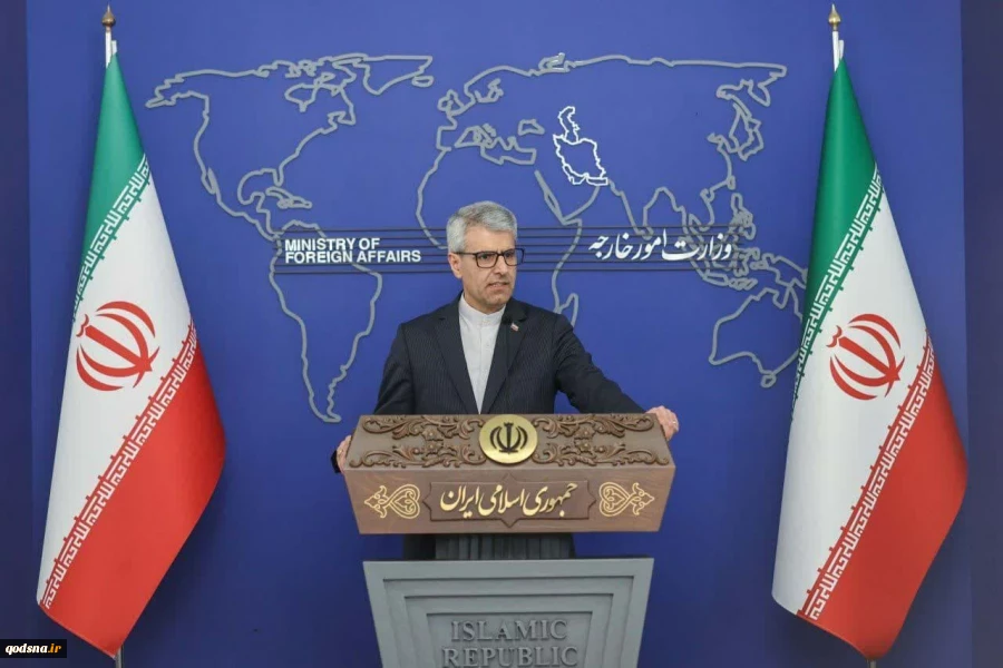 Iran strongly condemns 'brutal' US airstrikes on Yemen’s fuel port

 2