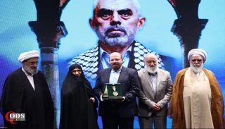 انعقاد المؤتمر الدولي "الإمام الخميني (رض) وقضية فلسطين" في طهران

أمين عام جبهة الدفاع عن الشعب الفلسطيني: الإمام الخميني حول قضية فلسطين إلى قضية إسلامية وإنسانية/ حركات المقاومة: الإمام الخميني ساعد في تغزيز دور حركات المقاومة وشرعنتها