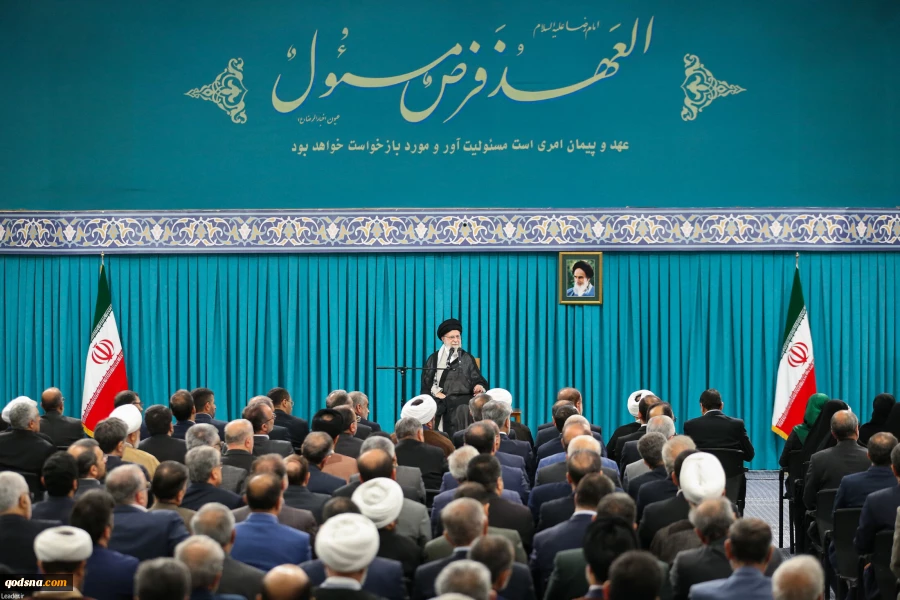رهبر انقلاب:  ایستادگی و صراحت بی‌بدیل ملت ایران مقابل یاوه‌گویی‌ها و تحمیل‌گری قدرت های بزرگ، نشانه‌هایی آشکار از اقتدار و عزم جزم ملی/ واکنش یکپارچه، قوی و محکم به اظهارات نابخردانه یا اتهام‌آمیز علیه ایران از وظایف نمایندگان و مصداقی از انقلابی‌گری  2