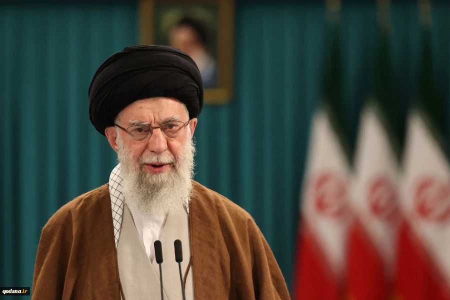 رهبر انقلاب : آمریکایی‌ها بدانند ملت ایران تسلیم‌شدنی نیست و هرگونه ورود نظامی آنها بدون تردید با صدمه جبران‌ناپذیر همراه خواهد بود 2