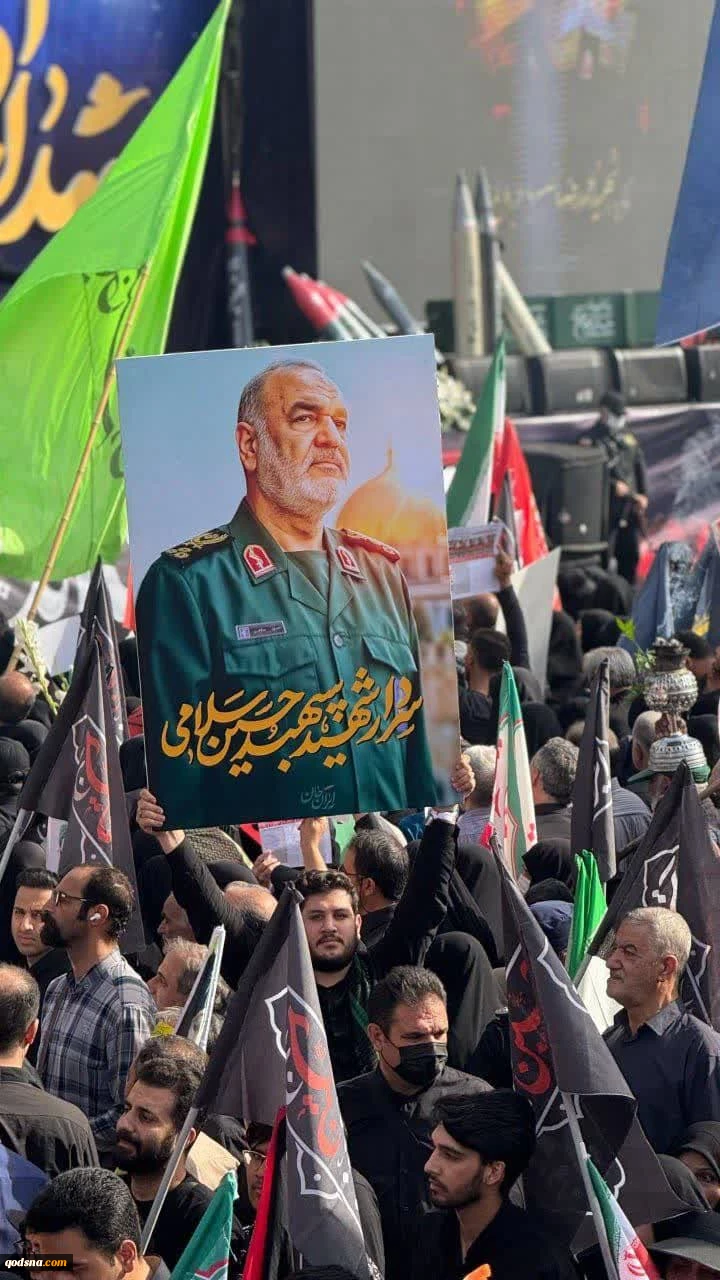 Iranians bid farewell to their martyred compatriots 3