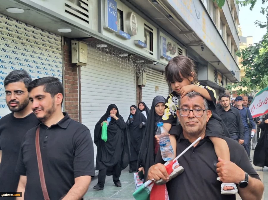 شرکت کنندگان در مراسم تشییع پرشکوه شهدای اقتدار به خبرنگار قدسنا چه گفتند؟

تا آخرین نفس و قطره خون پای انقلاب‌مان هستیم/ پیام اقتدار ایران و اتحاد ملت 9