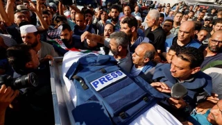 Zionist regime martyr more Palestinian journalists in Gaza