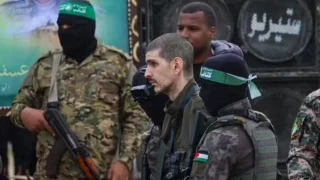 Hamas agrees to releasing 10 Zionist captives to help advance ceasefire talks
