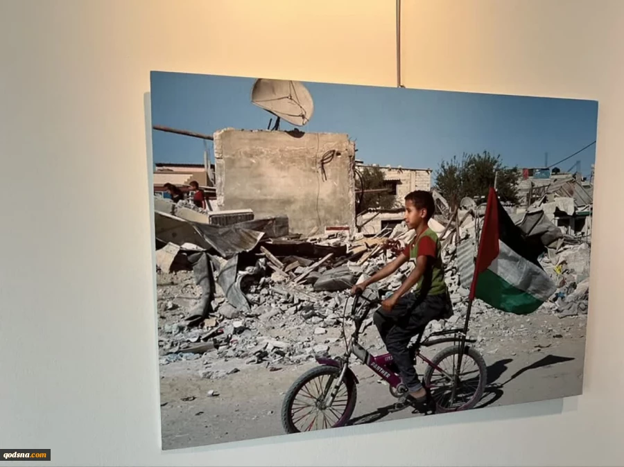 نمایشگاه «دوچرخه و کودکان غزه» در موزه فلسطین افتتاح شد/ اکبر زاده: می‌خواهم پیام کودکان مظلوم غزه را به جهان مخابره کنم/ سلاح هنرمند آثارش است 5