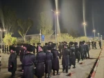 همزمان با تشدید بحران داخلی در سرزمین های اشغالی

حریدی‌ها مقابل سفارتخانه‌های رژیم صهیونیستی در سراسر جهان تجمع می‌کنند 2