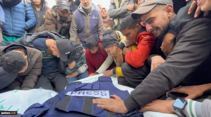 رئیس انجمن رسانه‌های فلسطینی:
شهادت پنج خبرنگار نشانه اصرار اشغالگران برای محو روایت فلسطینی است/ دوربین روشن خواهد ماند 2