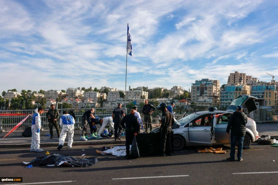 عملیات مرگبار شهادت طلبانه در قدس اشغالی

 هلاکت 5 صهیونیست و زخمی شدن 15نفر دیگر در این عملیات | ورودی های شهر  قدس اشغالی بسته شد | حماس و جهاد اسلامی تبریک گفتند 2