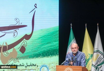 در محفل شعر و ادب «ماه لبنانی» به مناسبت نخستین سالگرد شهادت سیدشهدای مقاومت؛

حجت الاسلام و المسلمین رحیمیان: سید حسن نصرالله مظهر اخلاق و غزل عشق بود/ سید حسن قصیده جهاد و تک بیت جمال و زیبایی در ظاهر و باطن و اخلاق بود 4