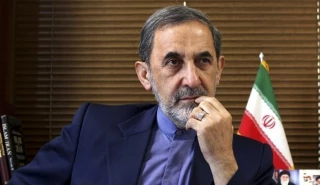 ولايتي: ترامب لا يسعى للسلام في غزة بل يطارد أموال الدول الإسلامية