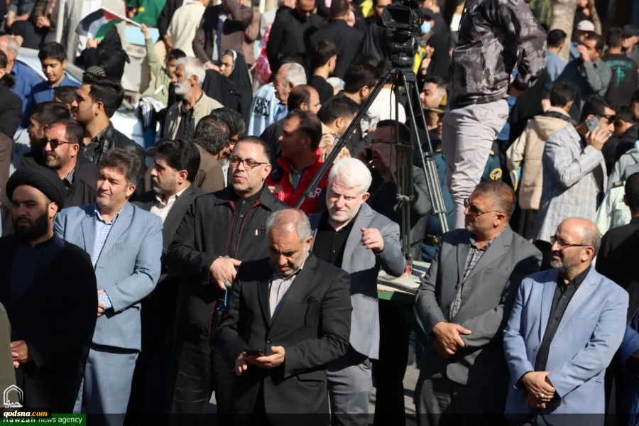 مسيرات شعبية بمناسبة اليوم الوطني لمقارعة الاستكبار العالمي في طهران 7